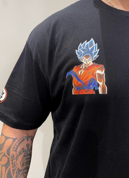 CAMISETA NEW OVERSIZE GOKU ULTRA INSTINTO DE DRAGON BALL DE MR GYM - FITNESSSTORE.ES